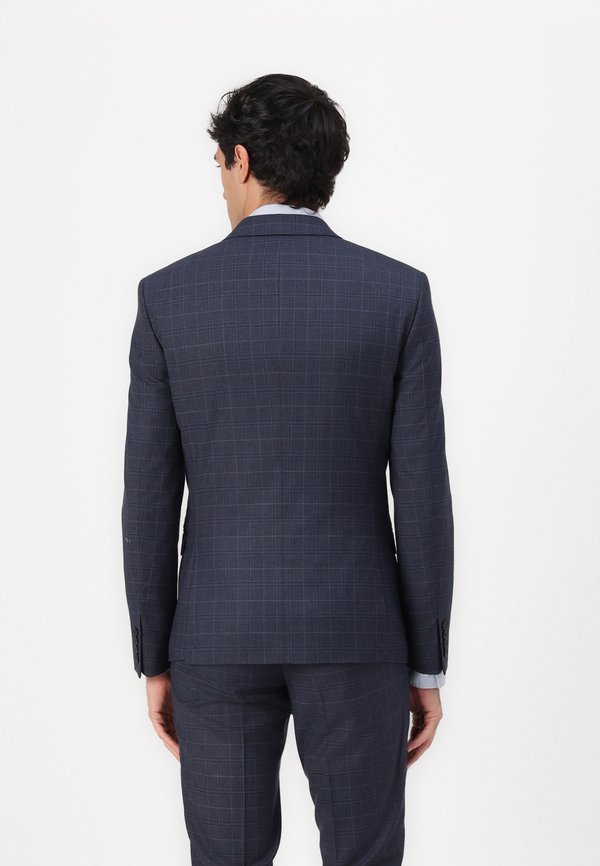 Isaac Dewhirst THE FASHION NOTCH SUIT SLIM