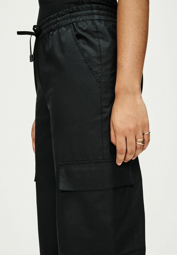 Next WIDE LEG