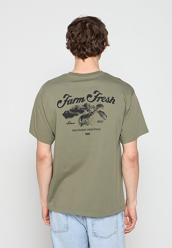 Levi's® VINTAGE FIT GRAPHIC TEE