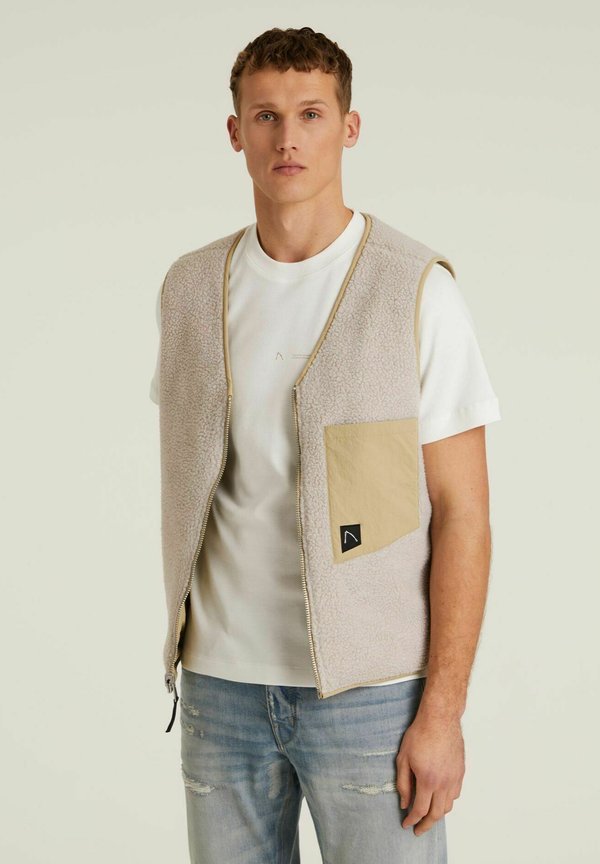 CHASIN' ORFIO VEST