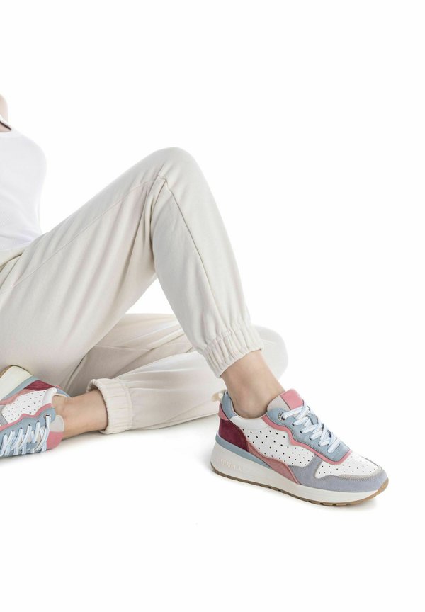 Carmela SNEAKER