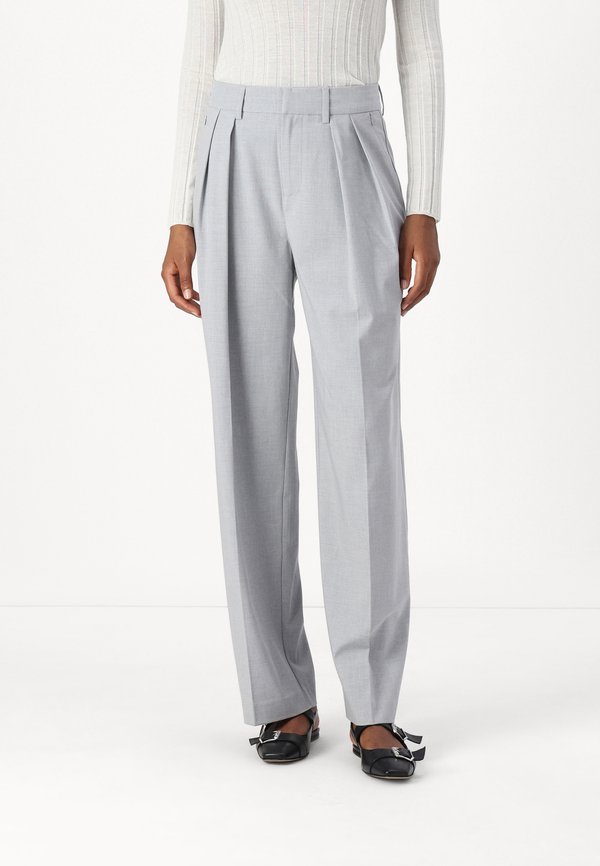 Good American SUITING GOOD 90S PLEATED