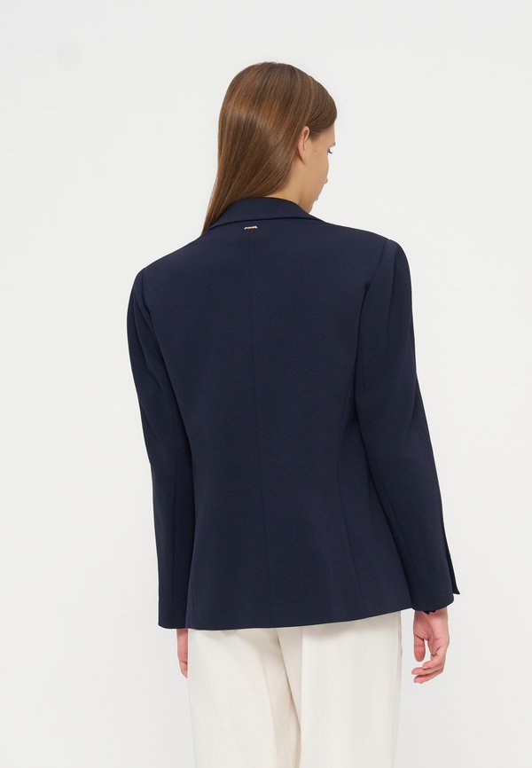 TWINSET