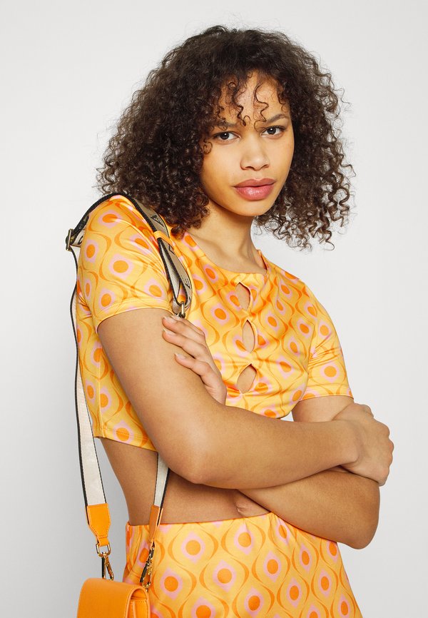 Noisy May Tall NMSISSI GEO TOP