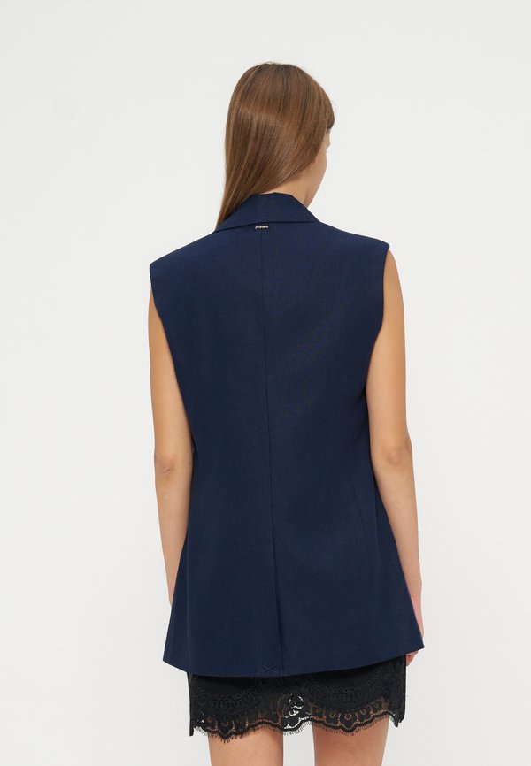 TWINSET