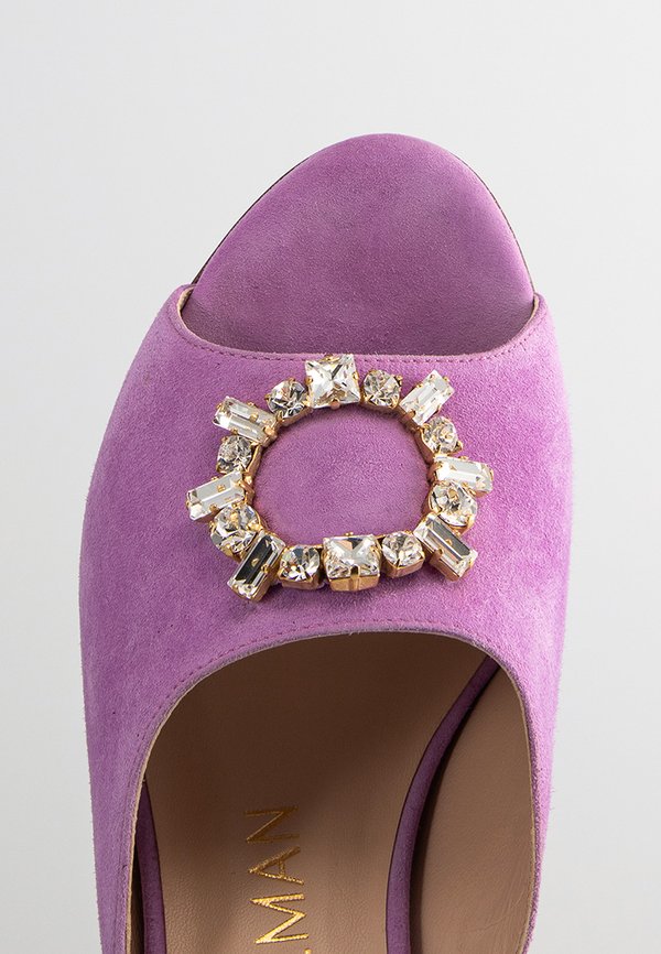 Stuart Weitzman