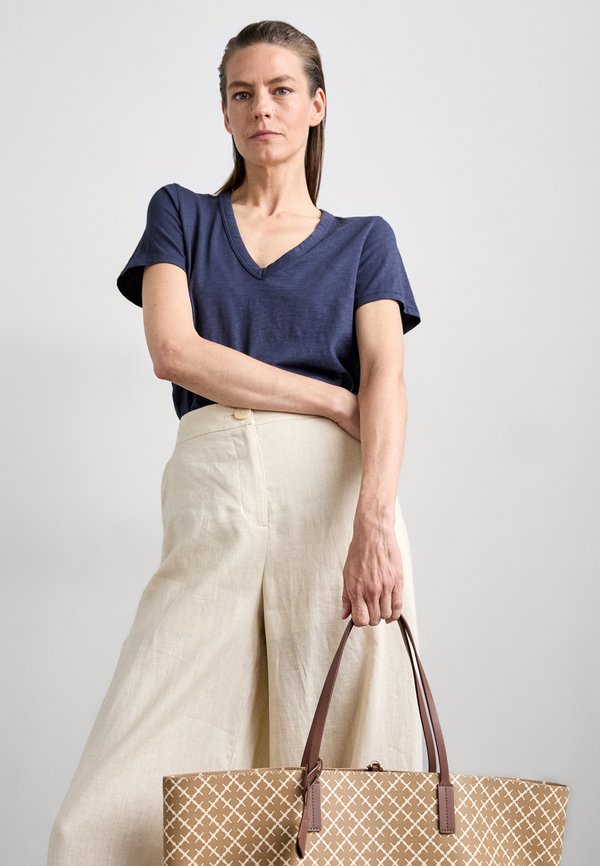 rag & bone THE SLUB VEE