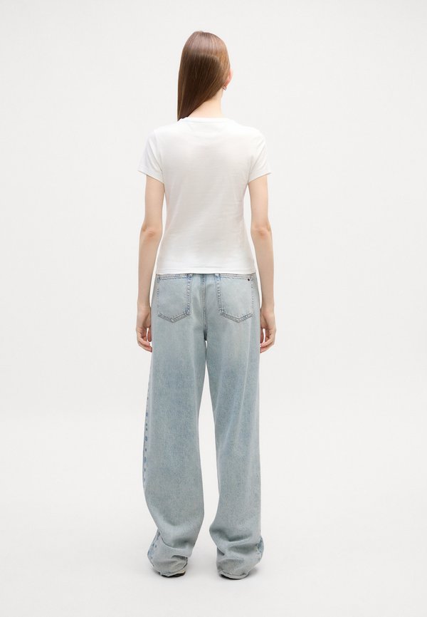Tommy Jeans SLIM C NECK TEE