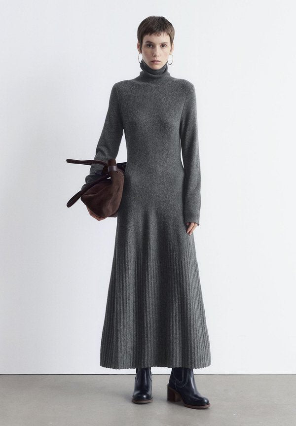 & OTHER STORIES TURTLENECK