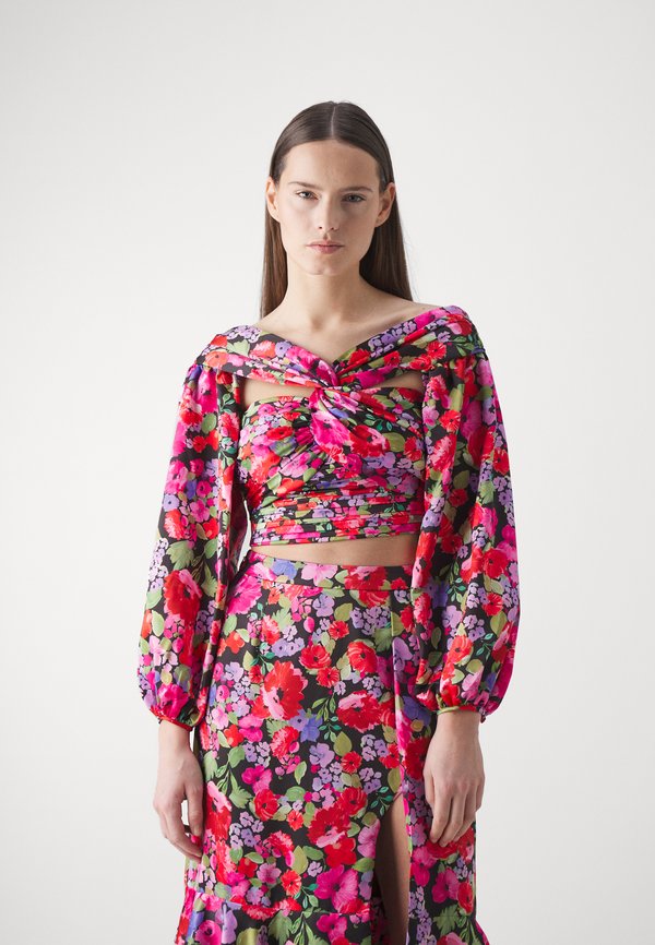 AMUR FRANCIS PUFF CROP