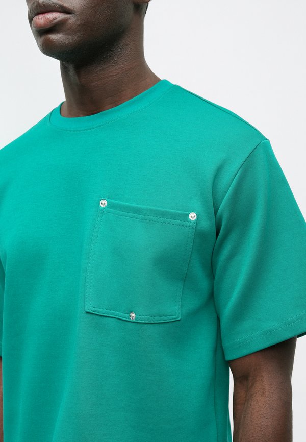 Essential Collective POCKET STUD
