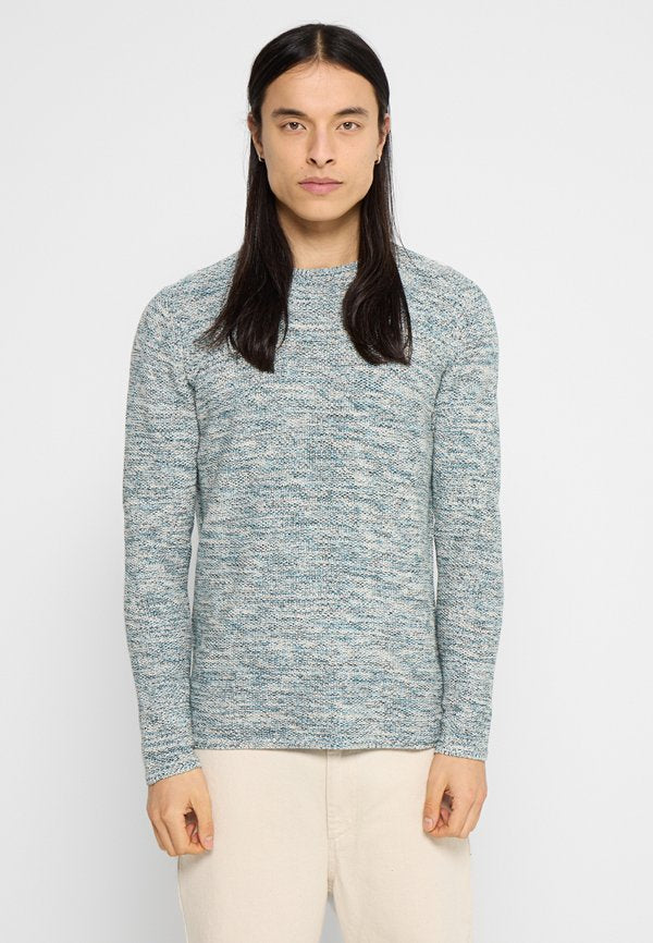 REVOLUTION REGULAR FIT