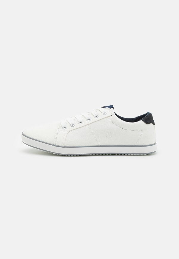 Pier One by Zalando