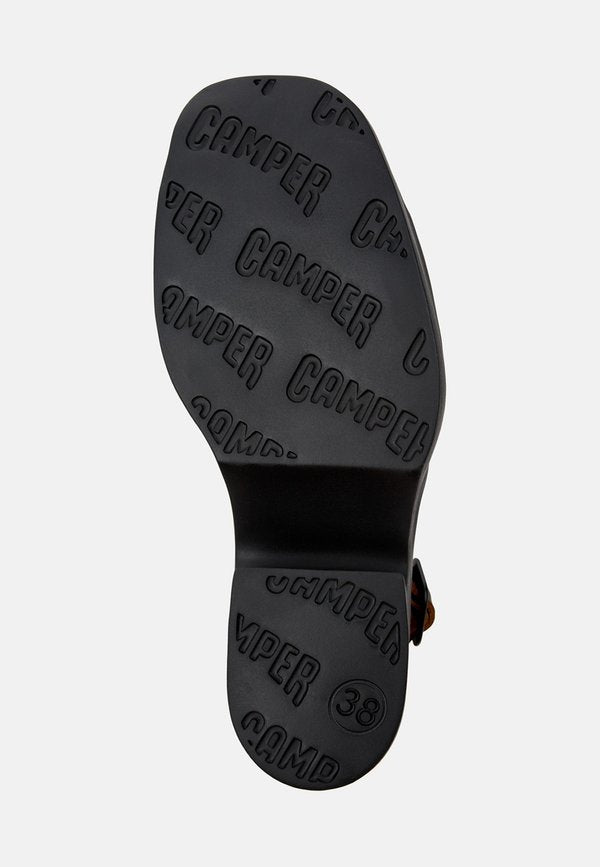 Camper