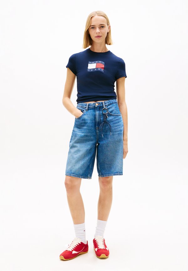 Tommy Jeans WAVY FLAG JERSEY SLIM T-SHIRT