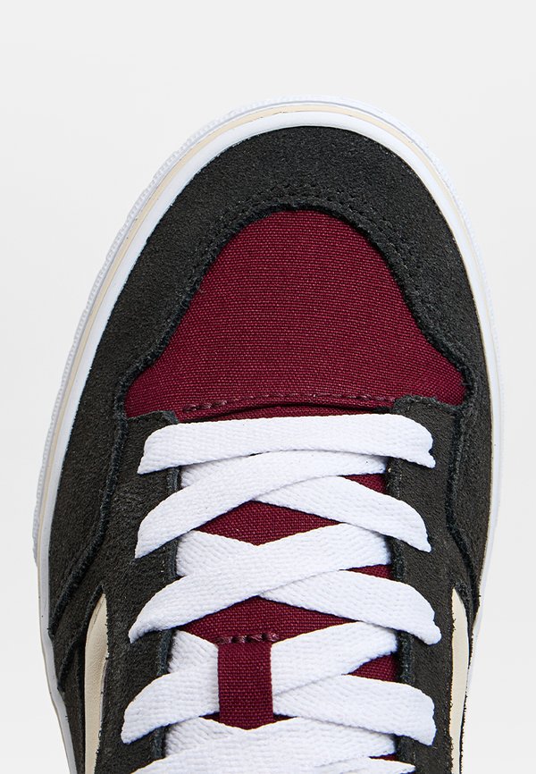 Vans CALDRONE