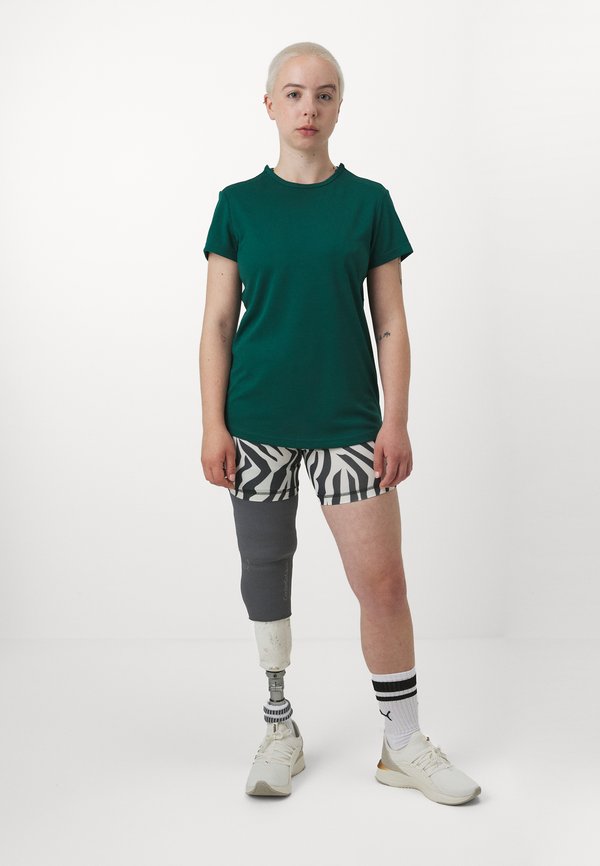 Even&Odd active by Zalando