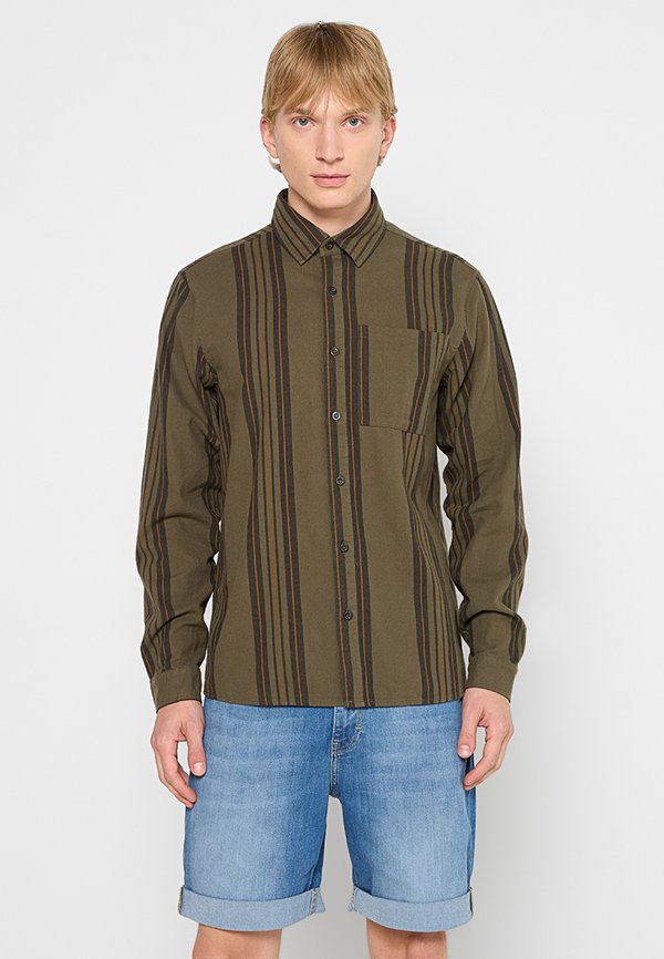 REVOLUTION LOOSE FIT
