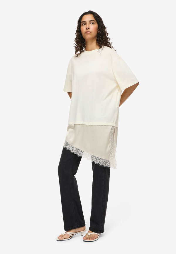 Noisy May NMFILLA S/S OVERSIZE SATIN LACE T-SHIRT