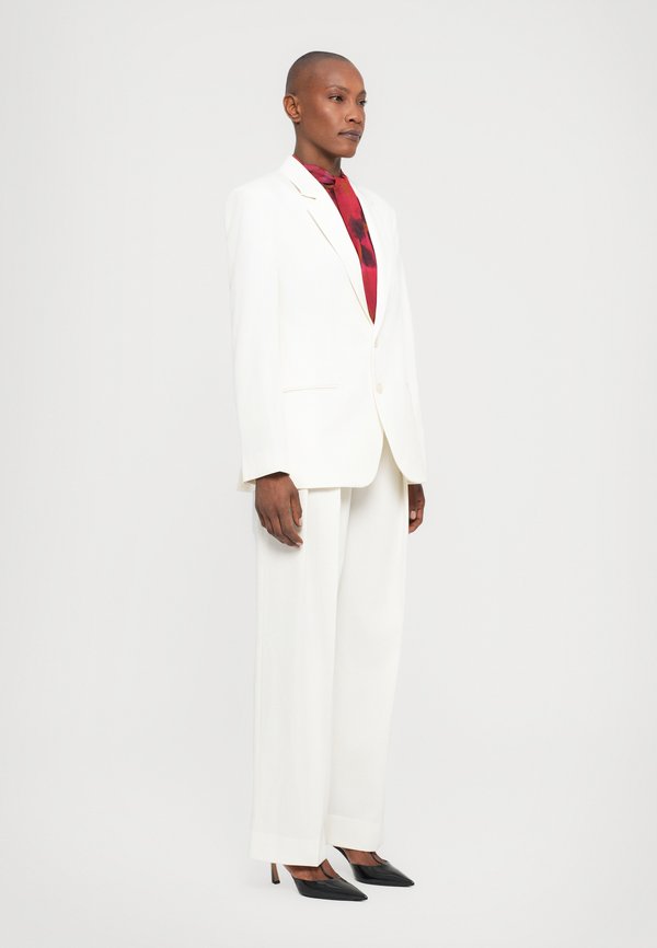 Victoria Beckham CLASSIC TAILORED JACKET