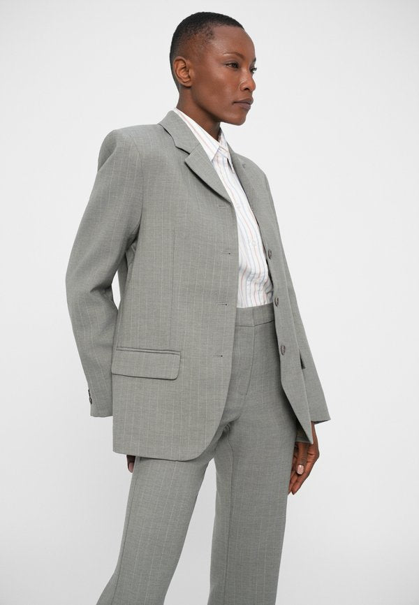 REMAIN BOXY OVERSIZED