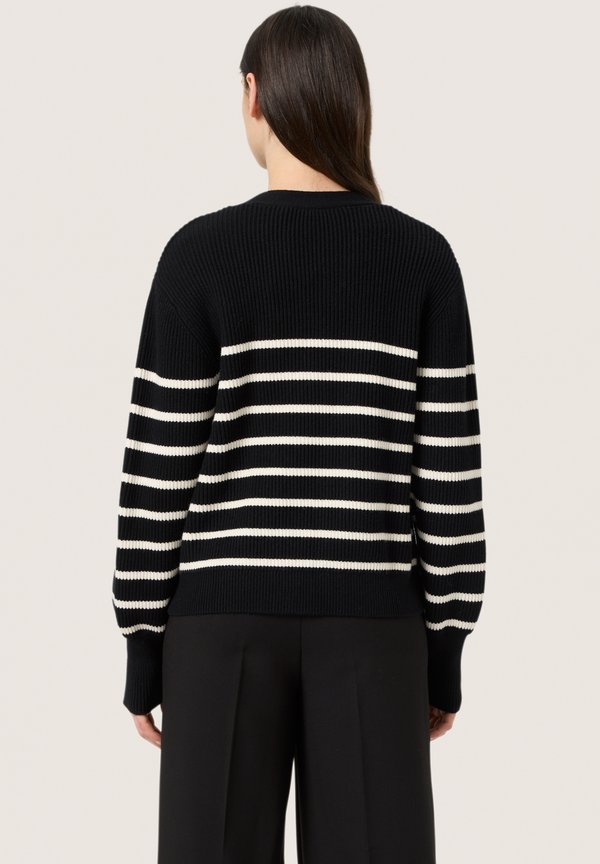 Soaked in Luxury SPINA STRIPE