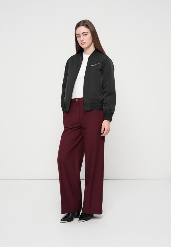 KARL LAGERFELD BOUCLE CAMEO