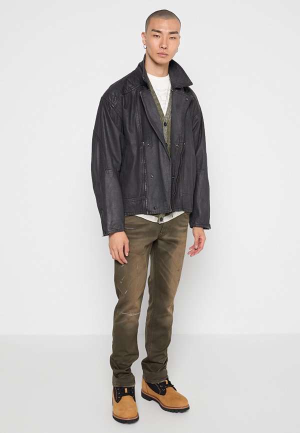 Diesel 2030 D-KROOLEY JOGG SWEAT JEANS