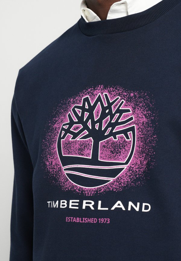 Timberland FRONT SEASONAL TREE LOGO GRAPHIC CREWNECK