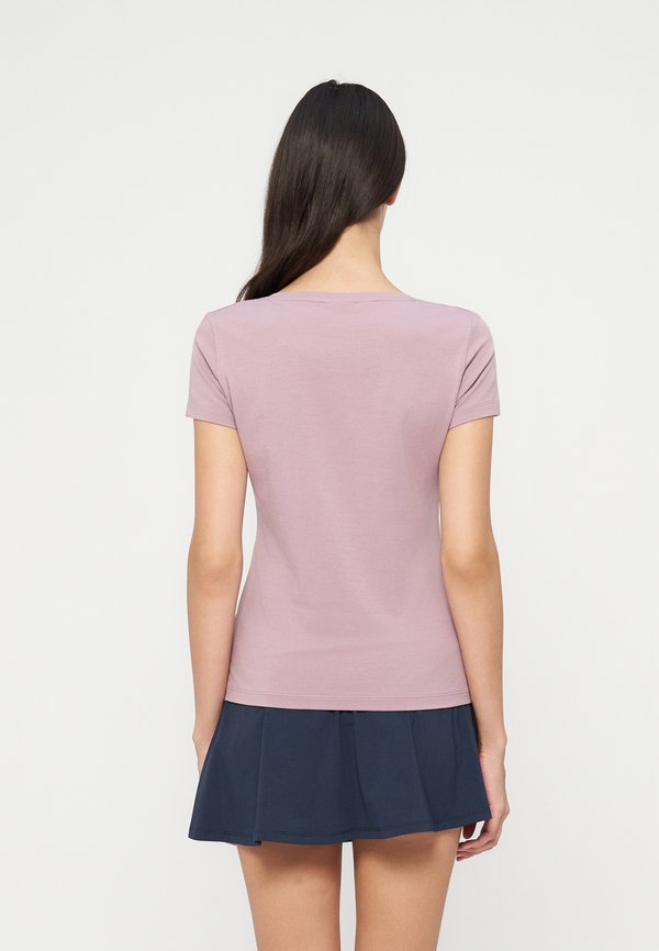 EA7 Emporio Armani