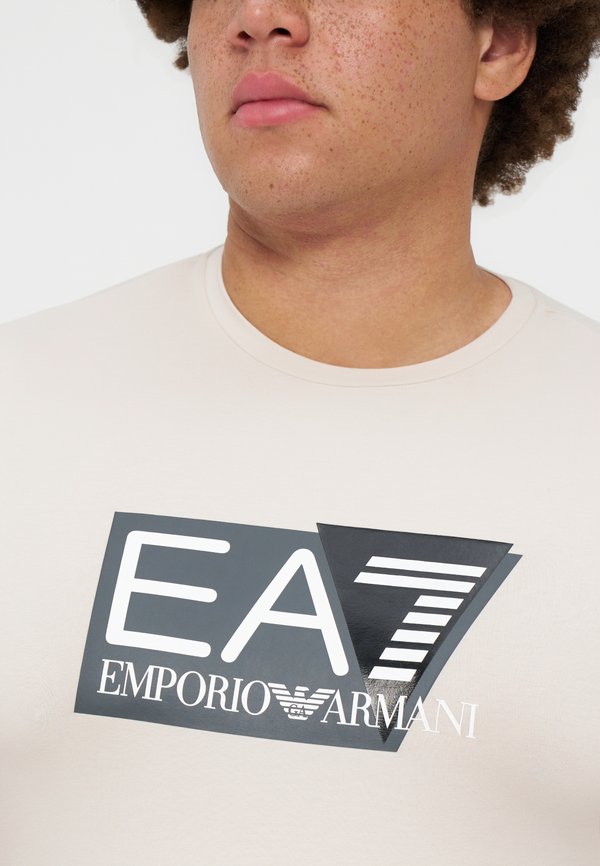 EA7 Emporio Armani