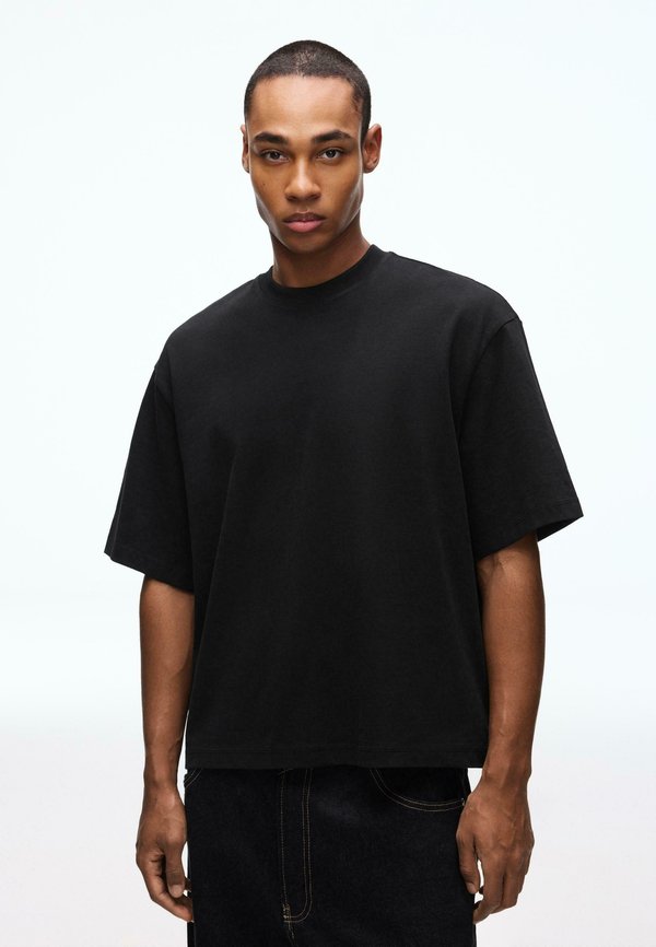 Bershka BOXY SHORT SLEEVE - T-SHIRT 00077443 - Basic T-shirt - black