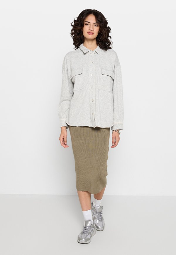 DKNY RELAXED FIT