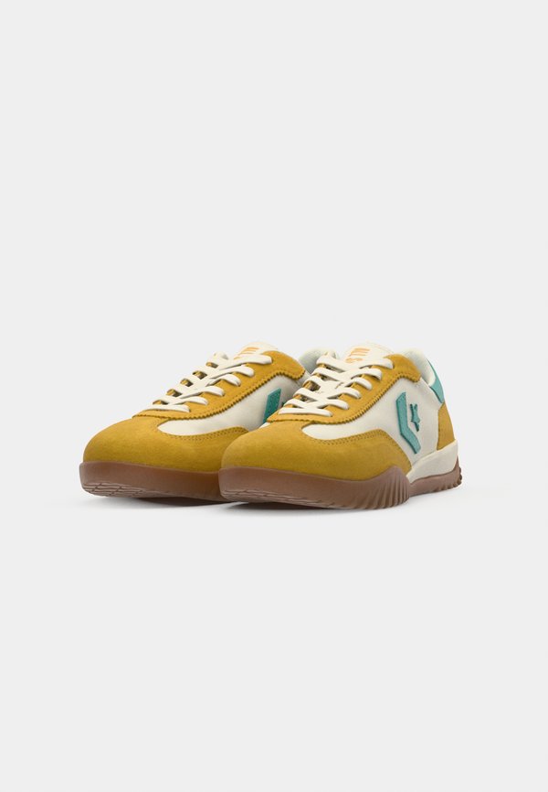Converse RUN STAR TRAINER
