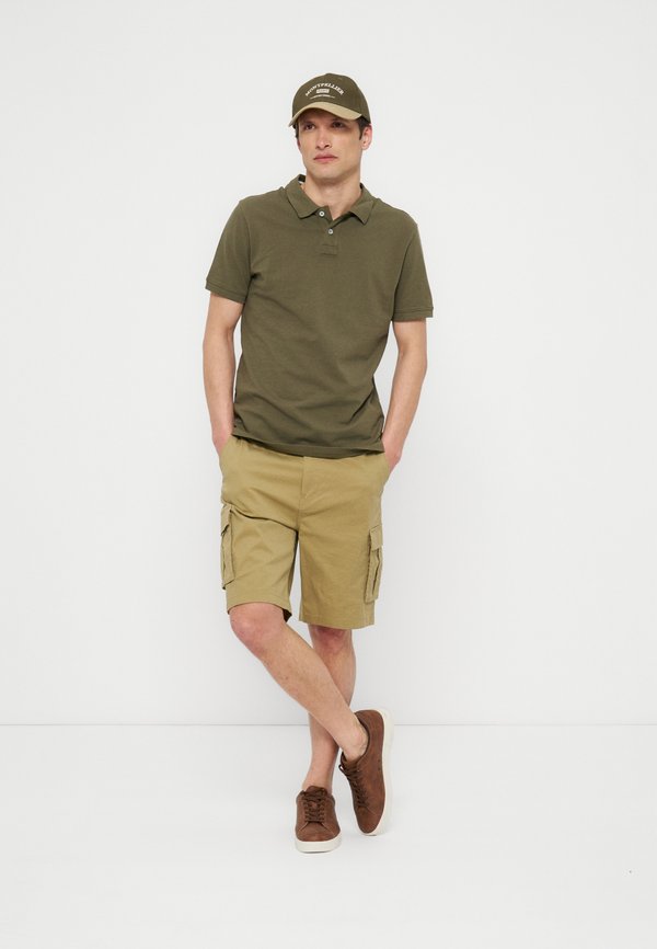 Pier One by Zalando