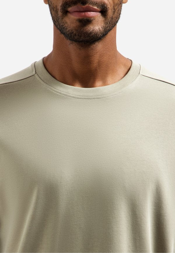 NO EXCESS INTERLOCK WITH ROUND NECK