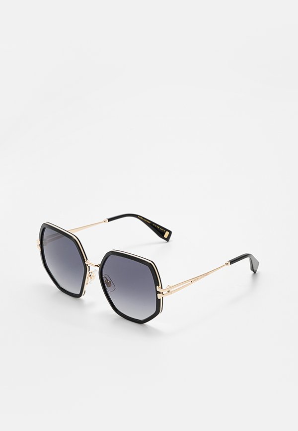 MARC JACOBS