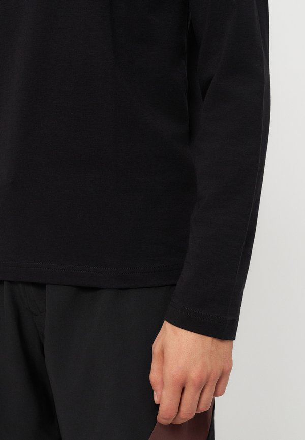 EA7 Emporio Armani