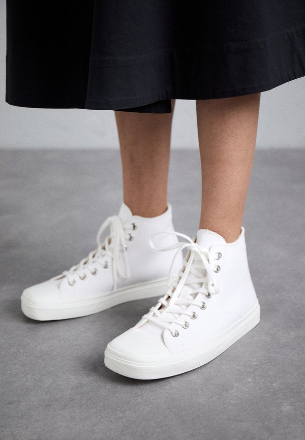 MOSCHINO EDGE