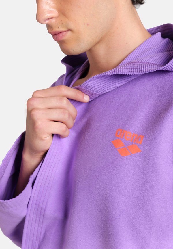 Arena ZEAL ROBE