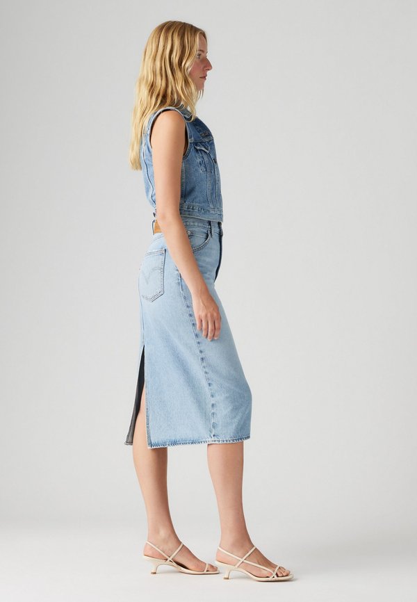 Levi's® HR BACK SLIT SKIRT