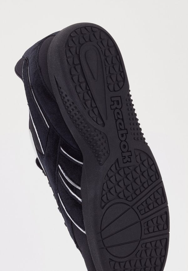 Reebok LTD PLEASURES HAMMER STREET UNISEX