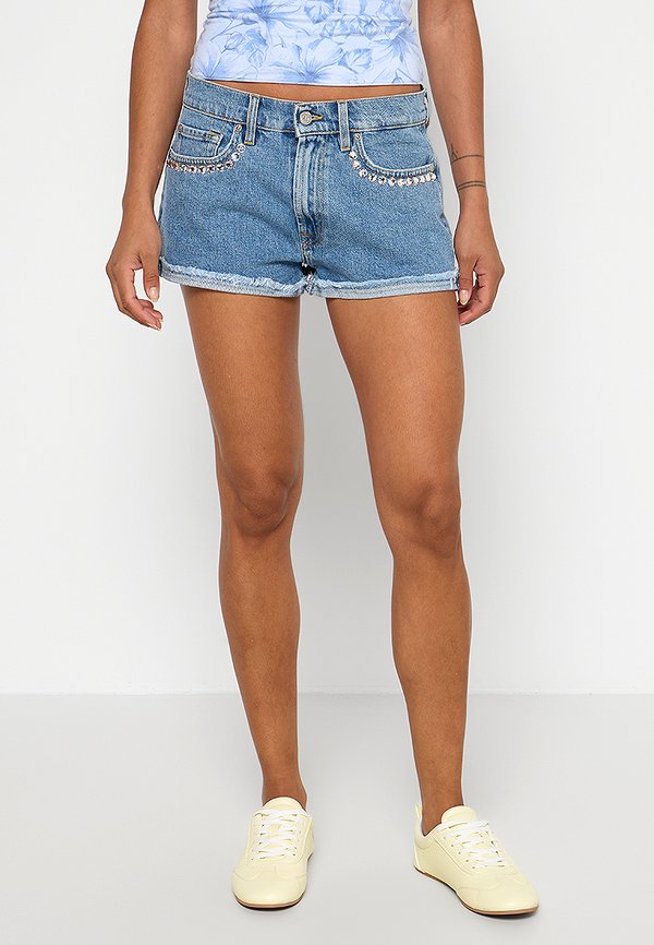 7 for all mankind