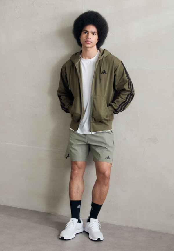 adidas Sportswear ESSENTIALS THREE STRIPES FLEECE - Zip-up sweatshirt - olive/black