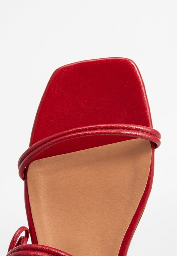 Claudie Pierlot