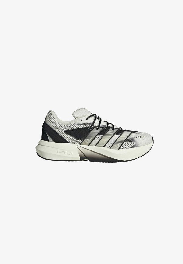 adidas Sportswear ADIDAS SPORTSWEAR LIGHTBLAZE SHOES UNISEX - Trainers - off white   off white   core black