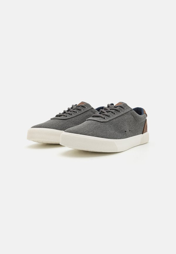 Pier One by Zalando