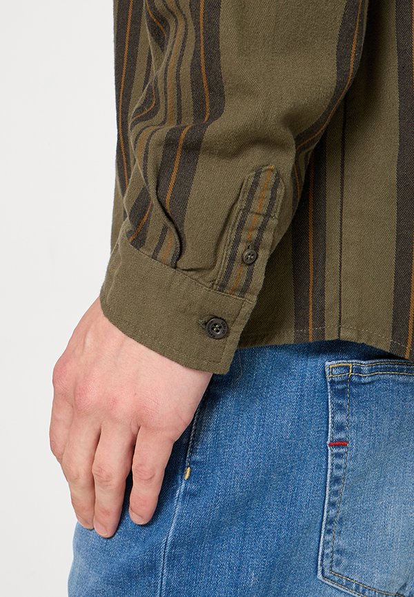 REVOLUTION LOOSE FIT