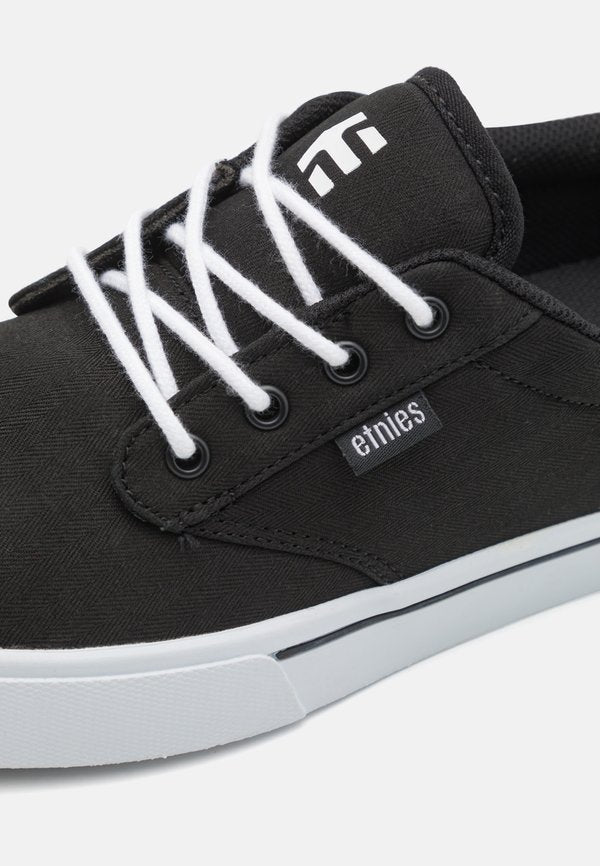 Etnies