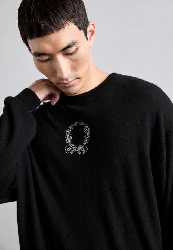 MOSCHINO LAUREL CROWN LOGO